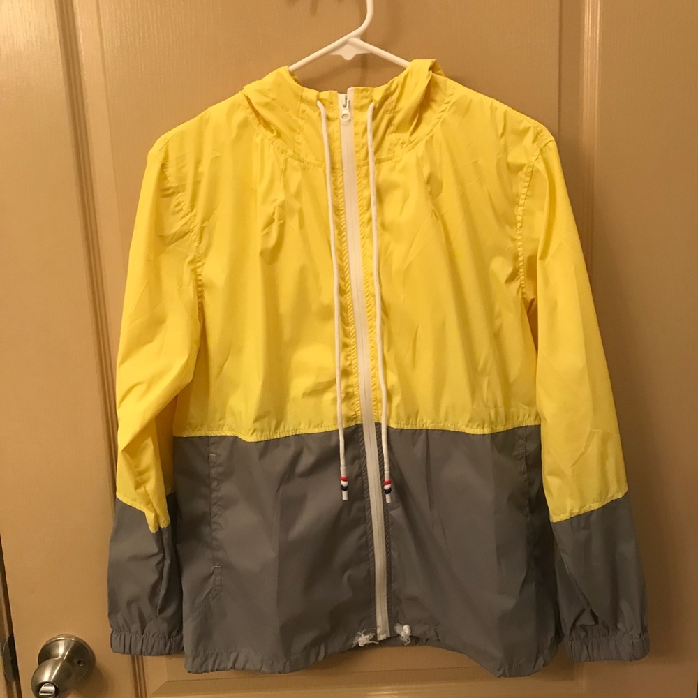 Yellow and grey rain jacket wind breaker size M